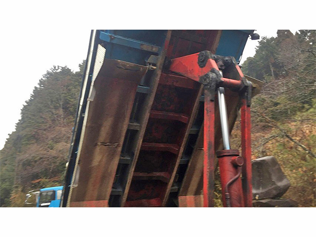 日野プロフィアダンプ大型（10t）[写真12]