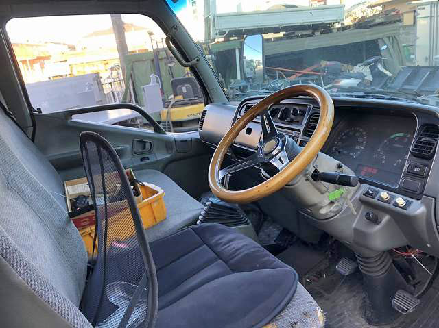 三菱ふそうキャンターアルミブロック小型（2t・3t）[写真12]