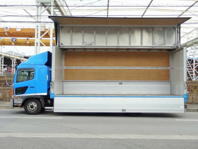 日野レンジャーアルミウイング中型（4t）[写真09]