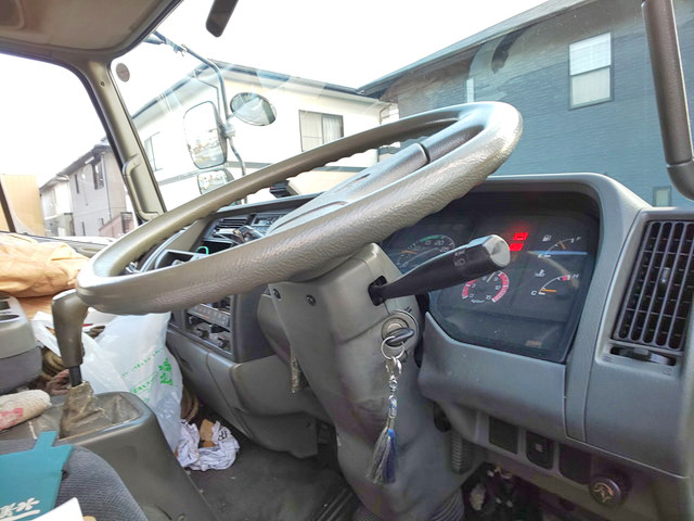 三菱ふそうファイター平ボディ増トン（6t・8t）[写真17]