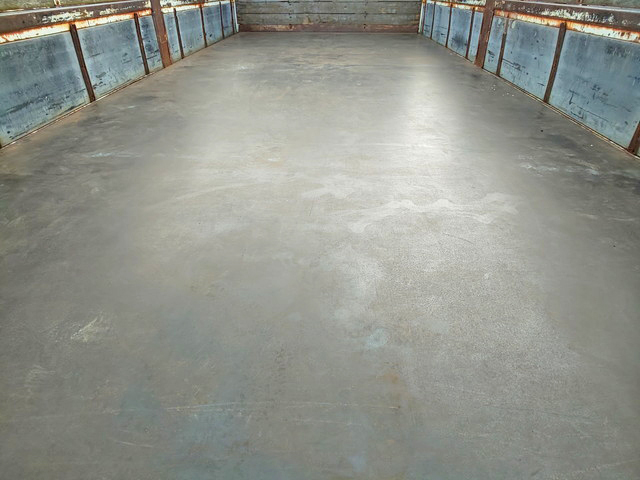 三菱ふそうファイター平ボディ増トン（6t・8t）[写真08]