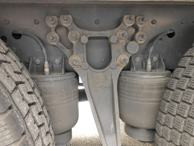 UDトラックスクオンアルミウイング大型（10t）[写真14]