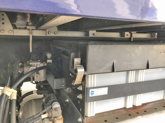 UDトラックスクオンアルミウイング大型（10t）[写真16]