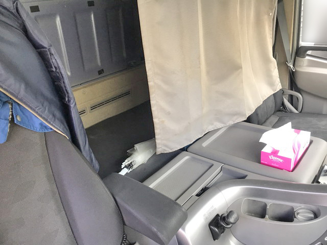 UDトラックスクオンアルミウイング大型（10t）[写真21]