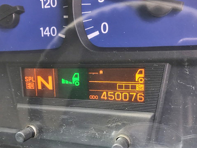 UDトラックスクオンアルミウイング大型（10t）[写真24]