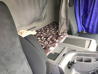 UDトラックスクオンアルミウイング大型（10t）[写真15]