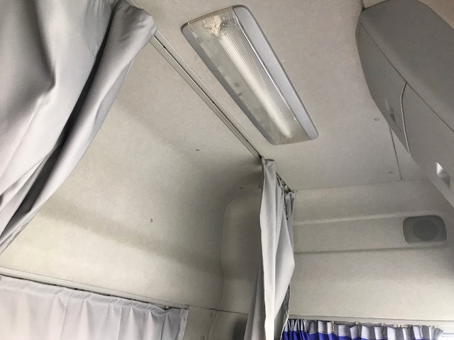 UDトラックスクオンアルミウイング大型（10t）[写真20]