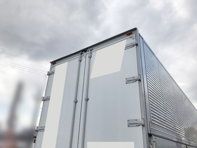 UDトラックスクオンアルミウイング大型（10t）[写真03]