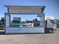 日野レンジャー冷蔵冷凍ウイング中型（4t）[写真10]