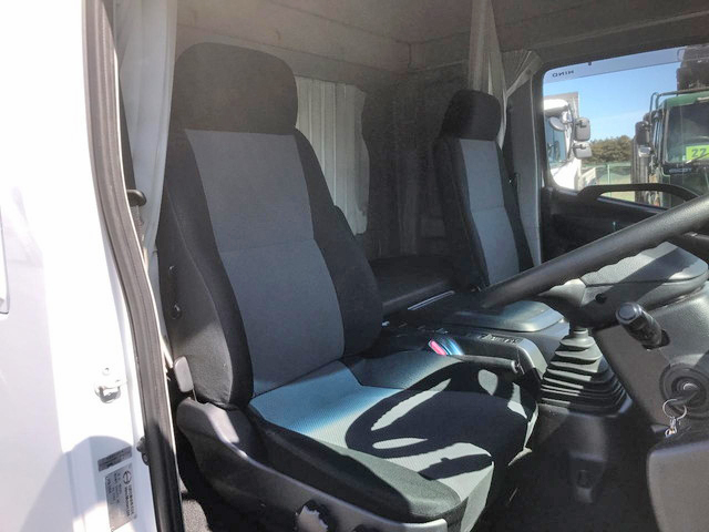 日野レンジャー冷蔵冷凍ウイング中型（4t）[写真29]