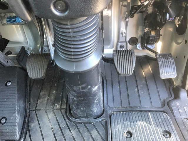 日野レンジャー冷蔵冷凍ウイング中型（4t）[写真33]