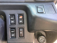 日野レンジャー冷蔵冷凍ウイング中型（4t）[写真34]