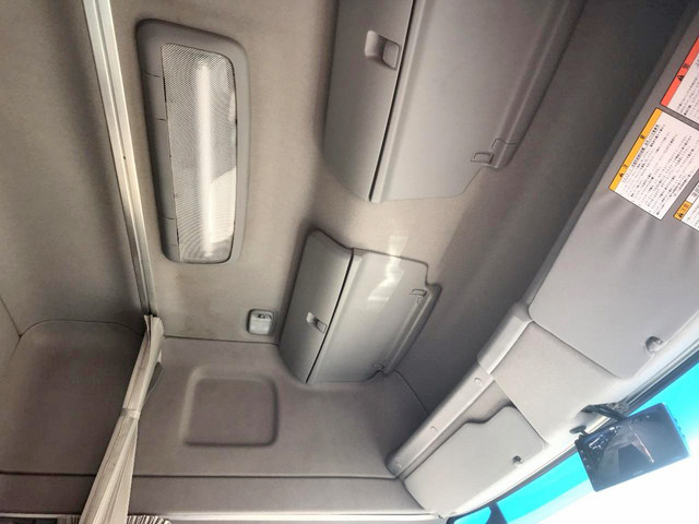 日野レンジャー冷蔵冷凍ウイング中型（4t）[写真38]