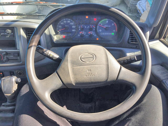 日野レンジャー平ボディ中型（4t）[写真26]