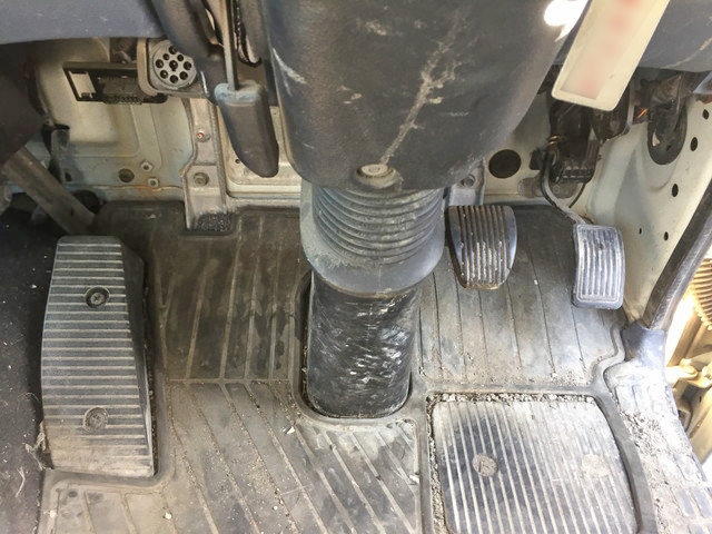 日野レンジャー平ボディ中型（4t）[写真28]