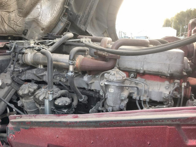 日野プロフィア冷蔵冷凍ウイング大型（10t）[写真17]