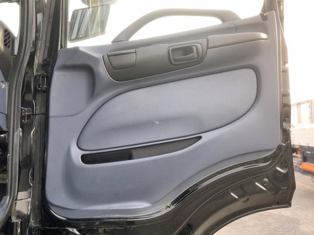 日野プロフィア冷蔵冷凍ウイング大型（10t）[写真20]