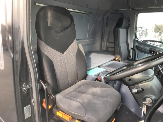 日野プロフィア冷蔵冷凍ウイング大型（10t）[写真22]