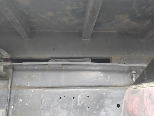 いすゞギガ深ダンプ（土砂禁ダンプ）大型（10t）[写真15]