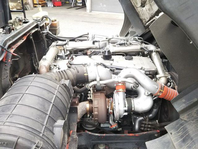 いすゞギガ深ダンプ（土砂禁ダンプ）大型（10t）[写真23]