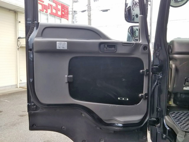 いすゞギガ深ダンプ（土砂禁ダンプ）大型（10t）[写真24]