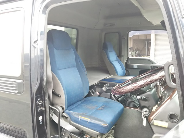 いすゞギガ深ダンプ（土砂禁ダンプ）大型（10t）[写真27]