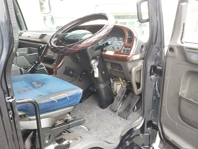 いすゞギガ深ダンプ（土砂禁ダンプ）大型（10t）[写真30]