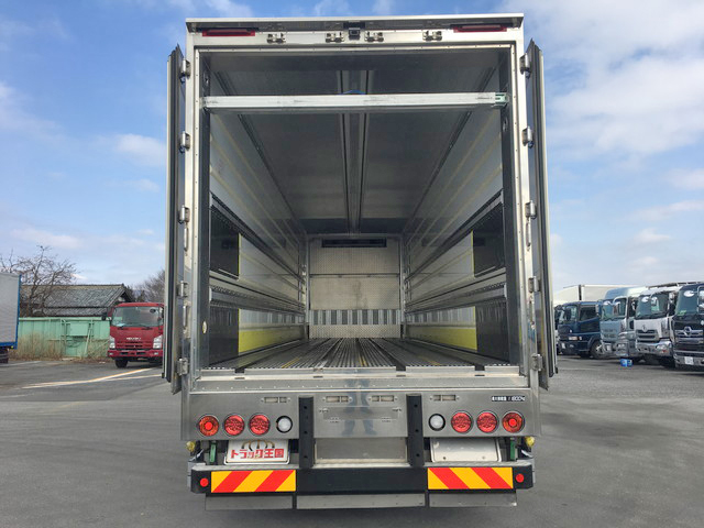 いすゞギガ冷蔵冷凍ウイング大型（10t）[写真10]