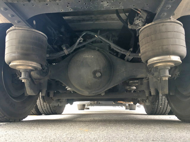 いすゞギガ冷蔵冷凍ウイング大型（10t）[写真18]