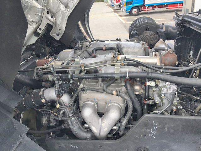 いすゞギガ冷蔵冷凍ウイング大型（10t）[写真23]