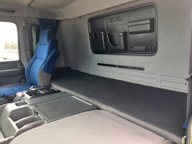 いすゞギガ冷蔵冷凍ウイング大型（10t）[写真31]