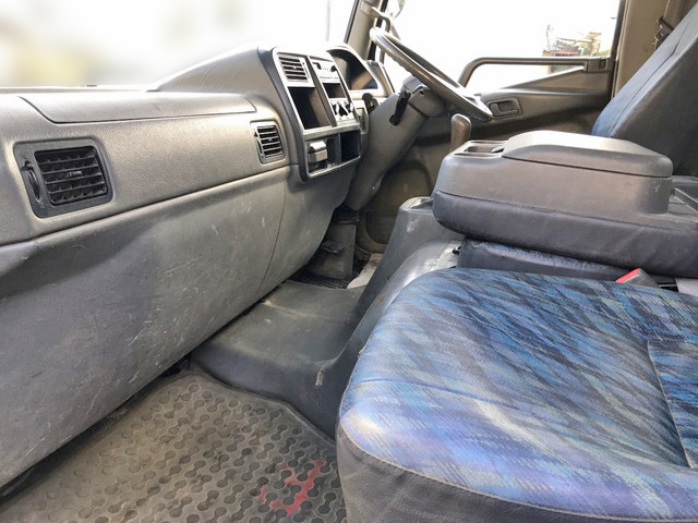 三菱ふそうファイターダンプ中型（4t）[写真17]