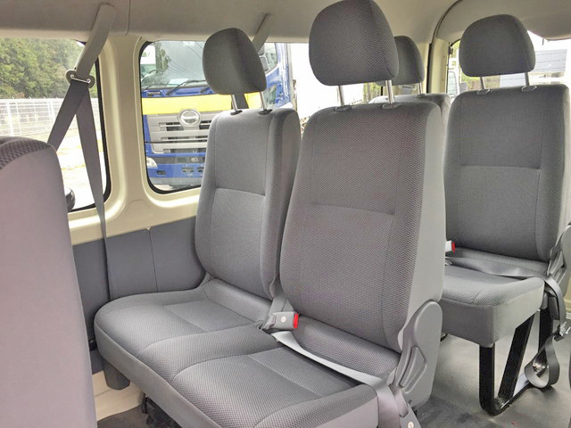 トヨタハイエースバン小型（2t・3t）[写真14]