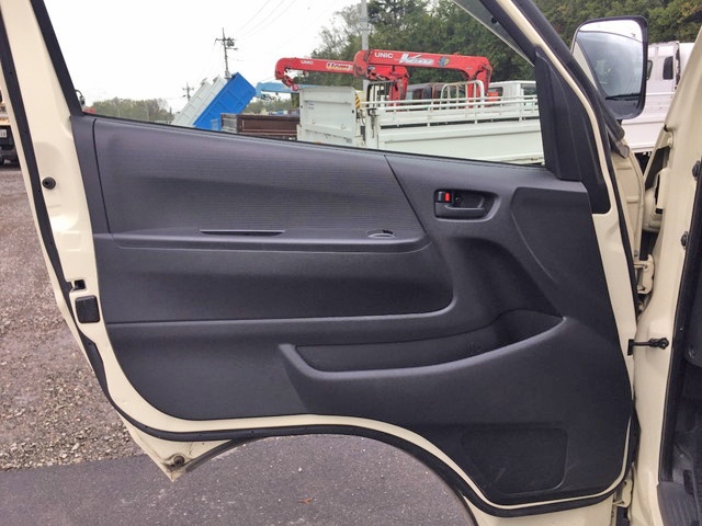 トヨタハイエースバン小型（2t・3t）[写真30]