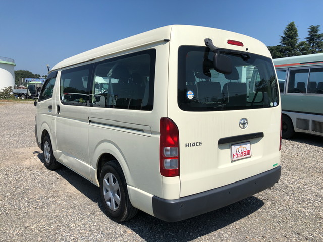 トヨタハイエースバン小型（2t・3t）[写真04]