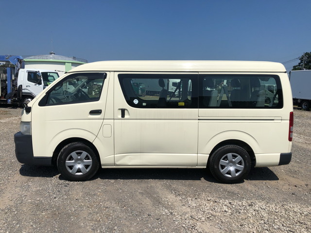トヨタハイエースバン小型（2t・3t）[写真05]