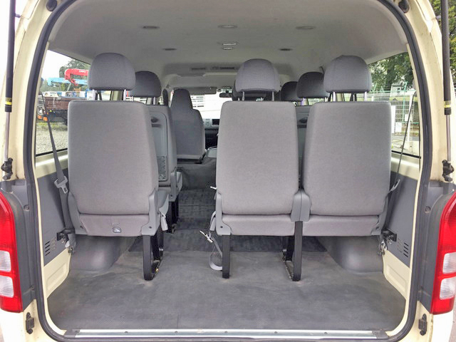 トヨタハイエースバン小型（2t・3t）[写真09]