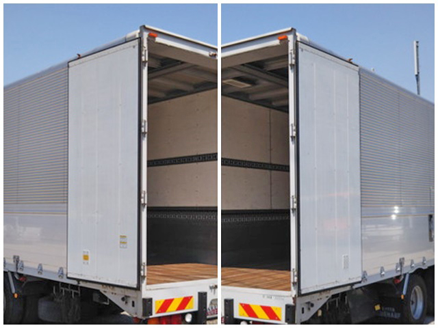 三菱ふそうスーパーグレートアルミウイング大型（10t）[写真10]