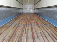 三菱ふそうスーパーグレートアルミウイング大型（10t）[写真11]