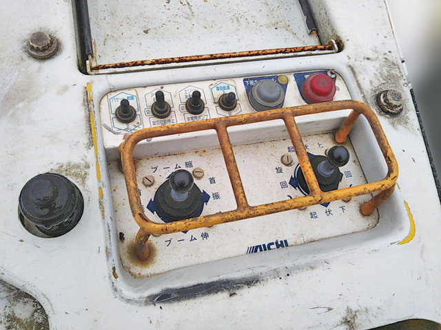 いすゞエルフ高所作業車小型（2t・3t）[写真14]