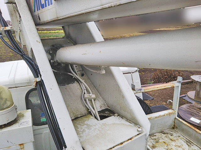 いすゞエルフ高所作業車小型（2t・3t）[写真17]