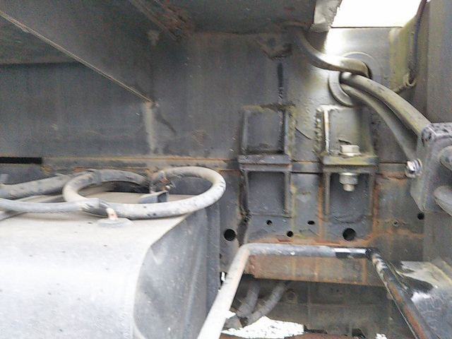 いすゞエルフ高所作業車小型（2t・3t）[写真25]