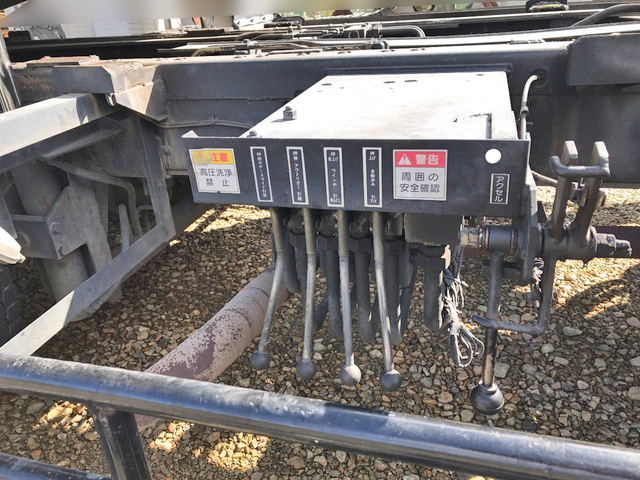 UDトラックスコンドルセーフティローダー増トン（6t・8t）[写真06]