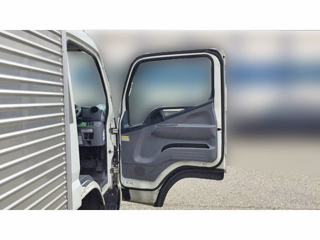 三菱ふそうキャンターアルミバン小型（2t・3t）[写真22]