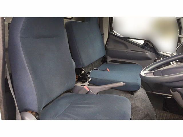 三菱ふそうキャンターアルミバン小型（2t・3t）[写真23]