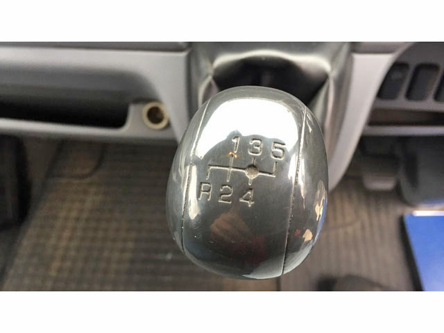 三菱ふそうキャンターアルミバン小型（2t・3t）[写真28]