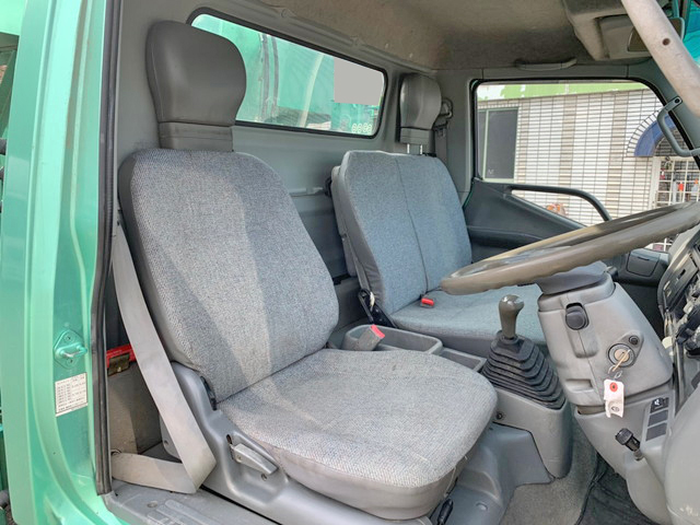 三菱ふそうキャンターセルフクレーン3段小型（2t・3t）[写真32]