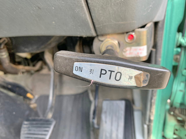 三菱ふそうキャンターセルフクレーン3段小型（2t・3t）[写真37]