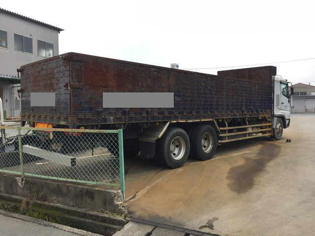 三菱ふそうスーパーグレート平ボディ大型（10t）[写真02]