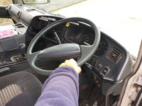 三菱ふそうスーパーグレート平ボディ大型（10t）[写真22]